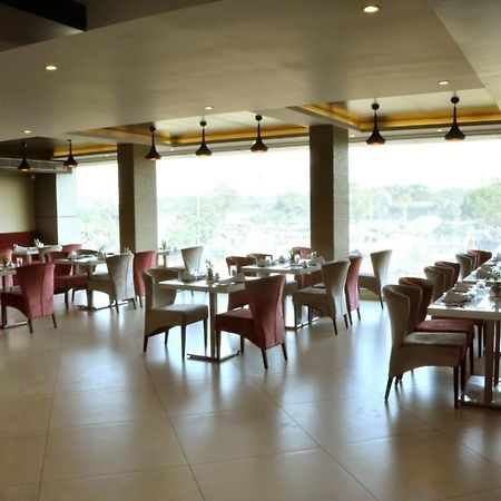 Kc Manor Otel Jamshedpur Dış mekan fotoğraf