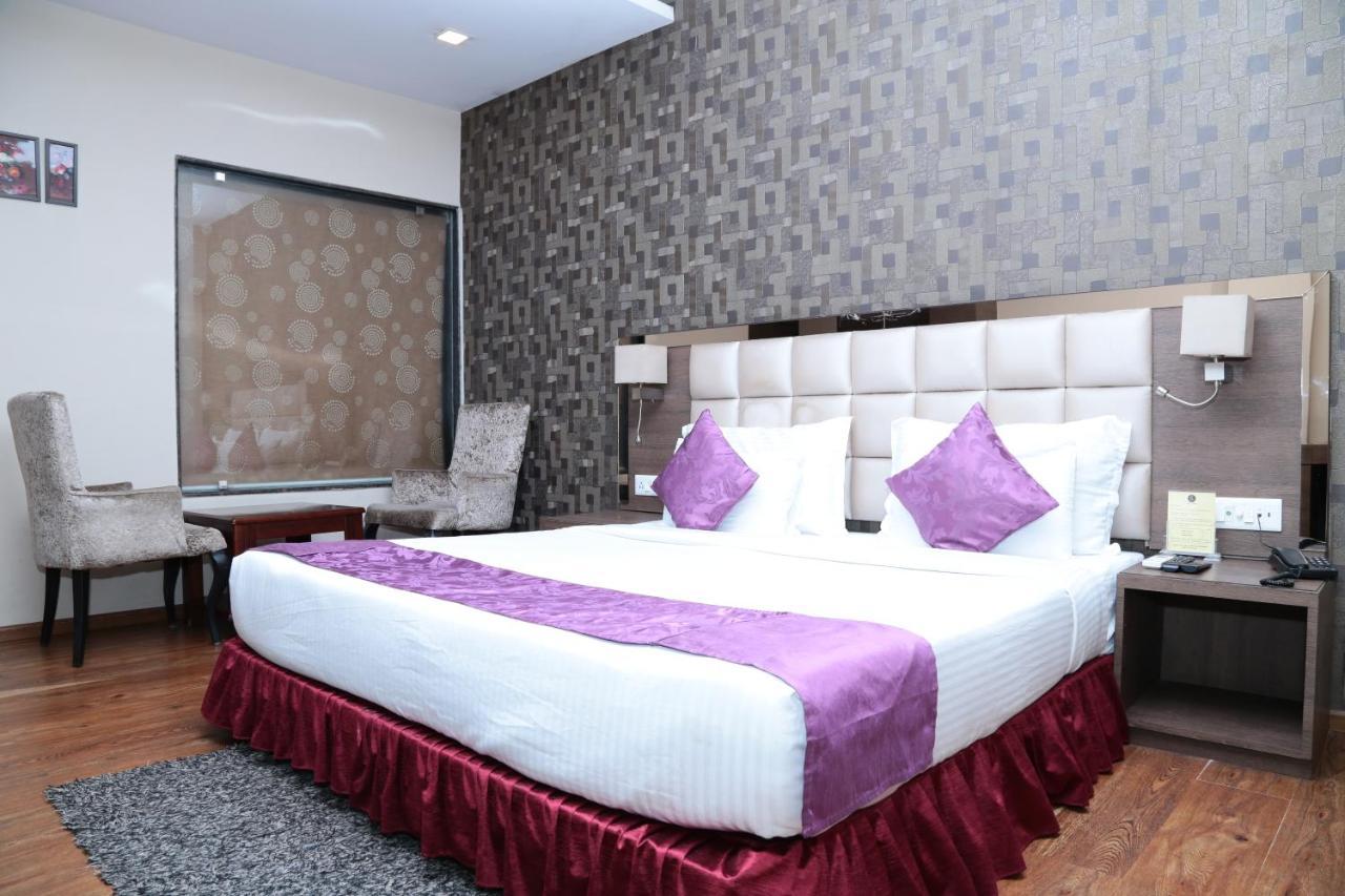 Kc Manor Otel Jamshedpur Dış mekan fotoğraf