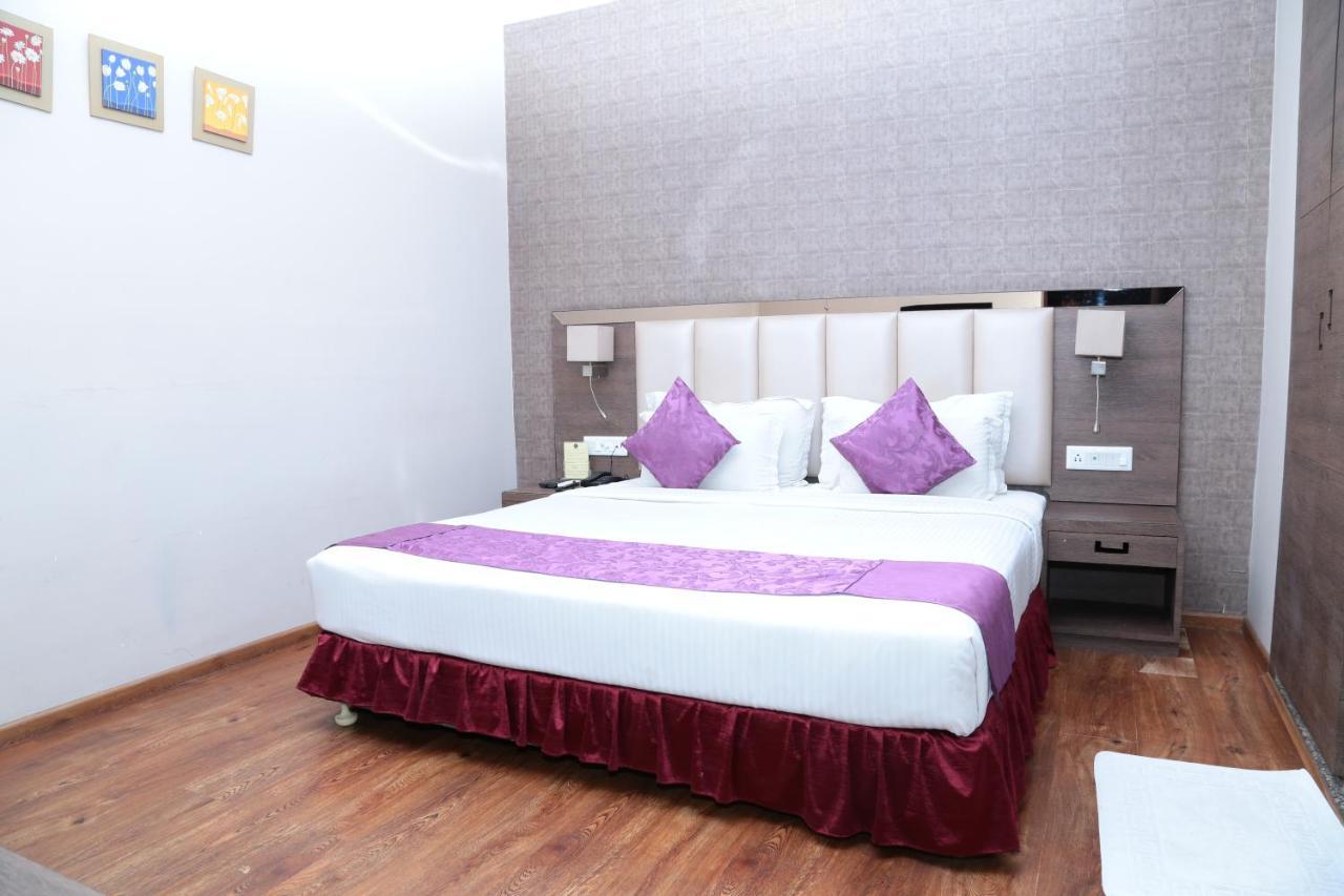 Kc Manor Otel Jamshedpur Dış mekan fotoğraf