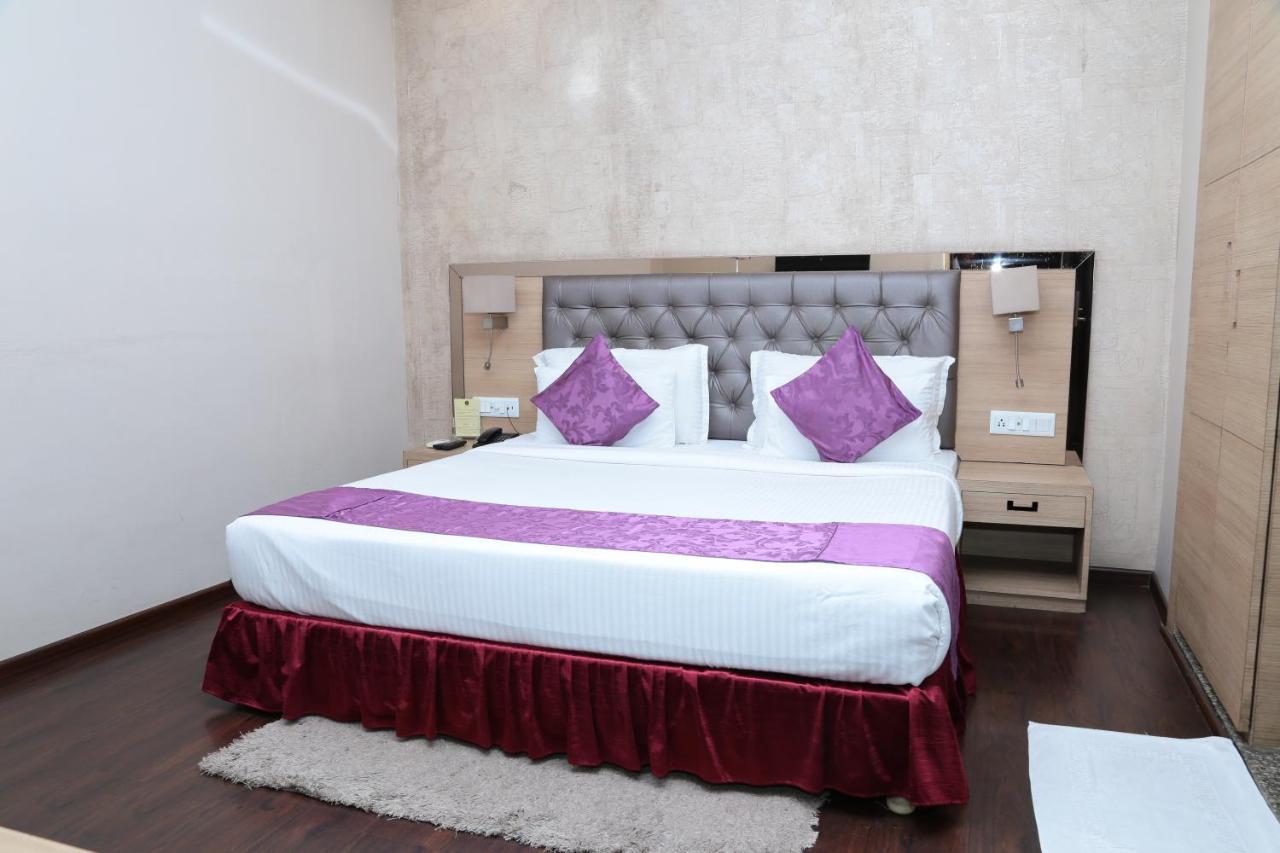 Kc Manor Otel Jamshedpur Dış mekan fotoğraf