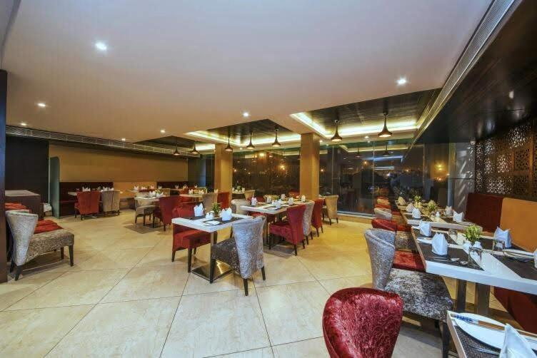 Kc Manor Otel Jamshedpur Dış mekan fotoğraf