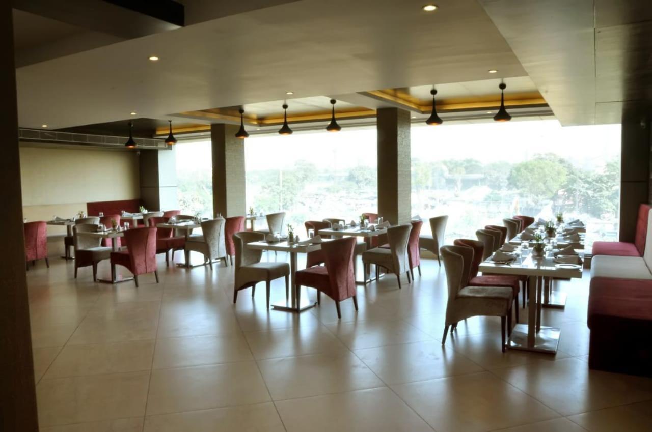 Kc Manor Otel Jamshedpur Dış mekan fotoğraf